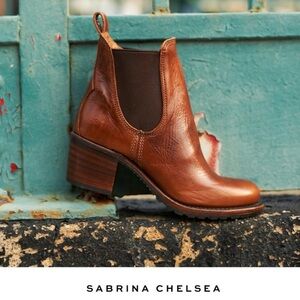 Frye Sabrina Chelsea